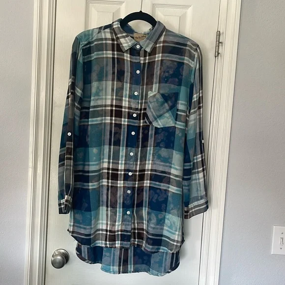 Plaid button up shirt with “Alice“ patch on back. Brand new/tag still atrached! - Picture 2 of 7